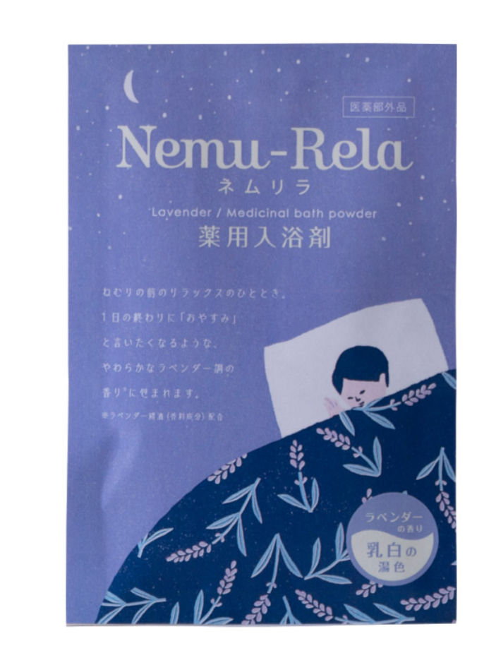 ねむりの前のリラックスのひとときを愉しむ、ラベンダー精油（香料成分）を配合した薬用入浴剤です。
温浴効果を高めて、一日の疲れ・こり・冷えを和らげるバスパウダーです。
疲れを感じた時、40℃位（ややぬるめの温度）のお湯にゆっくり長めに浸かるのがおすすめ。
温浴効果を高めることにより体が温まり血行を促進し、体の疲れをやわらげます。また、新陳代謝を活発化します。

香り：ラベンダー調の香り
湯色：乳白色

【効果・効能】疲労回復、冷え症、肩のこり、腰痛、うちみ、くじき、神経痛、リウマチ、しもやけ、あかぎれ、ひび、荒れ性、しっしん、あせも、にきび、痔
有効成分：炭酸水素ナトリウム、乾燥硫酸ナトリウムによる効果・効能